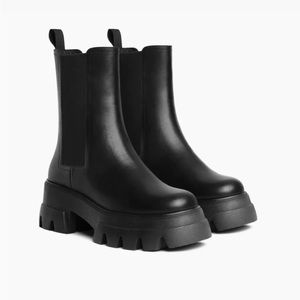 Lug Sole Chelsea Boots (Thursday Reign Boot)